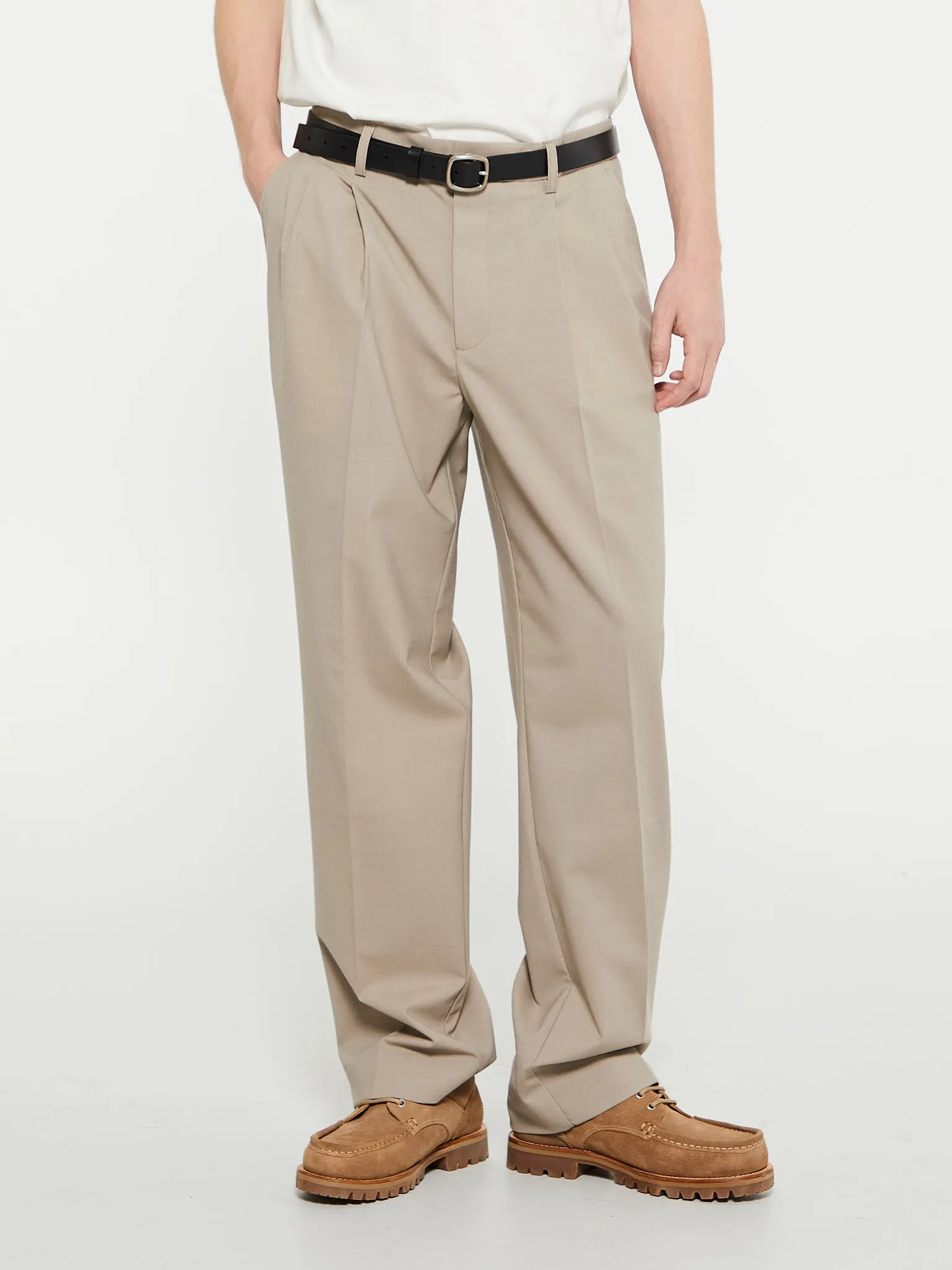 Benn Relaxed Pleated Trousers in Khaki