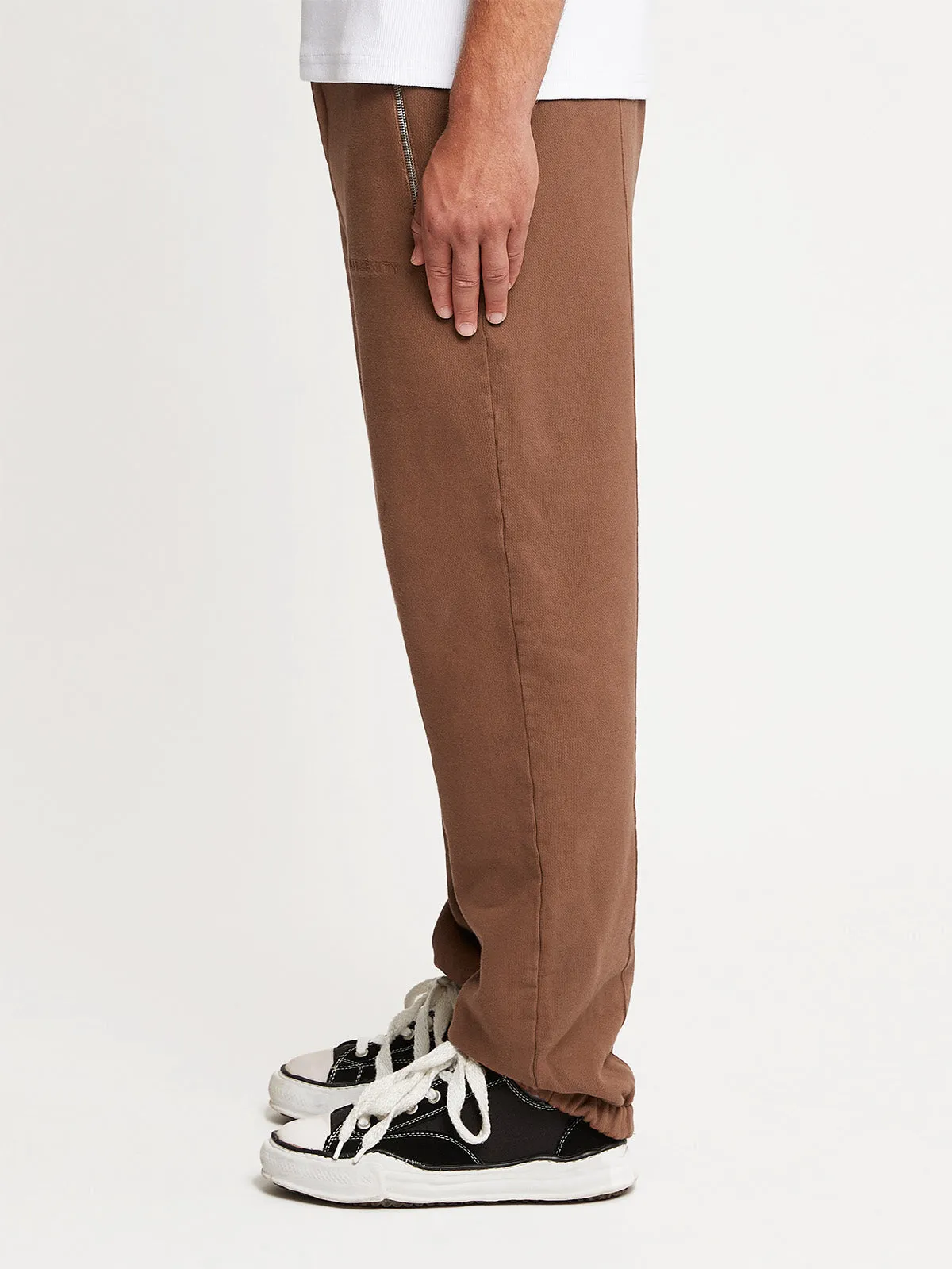 ESSENTIAL SWEATPANTS - BROWN