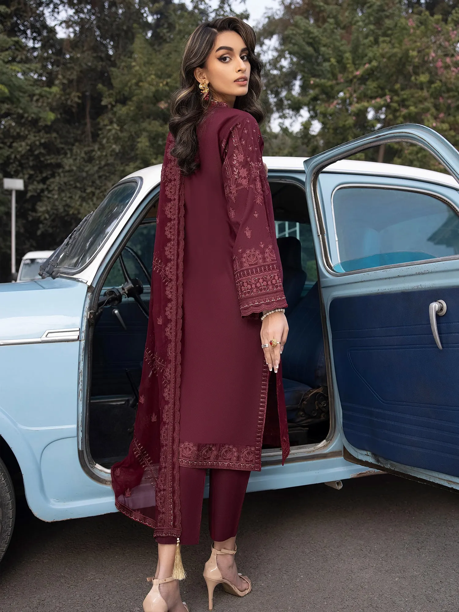 Lakhany Maroon Unstitched Embroidered Lawn 3-Piece Suit (LG-RM-0062)