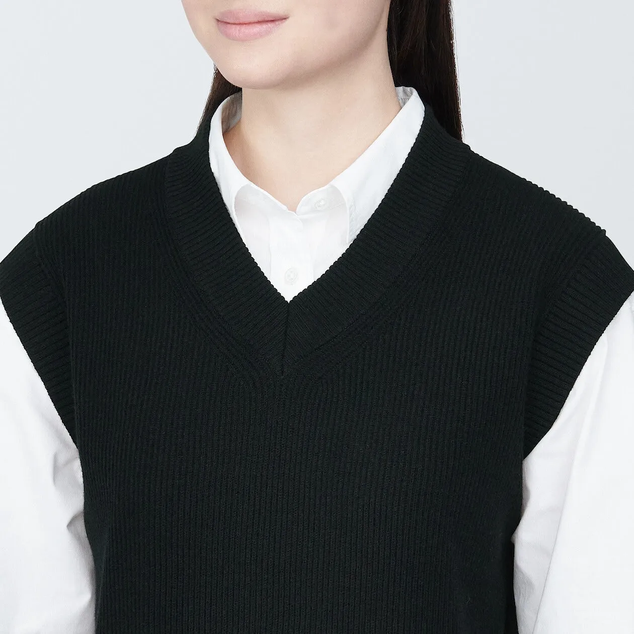 Ribbed Knit V-Neck Short Sweater Vest