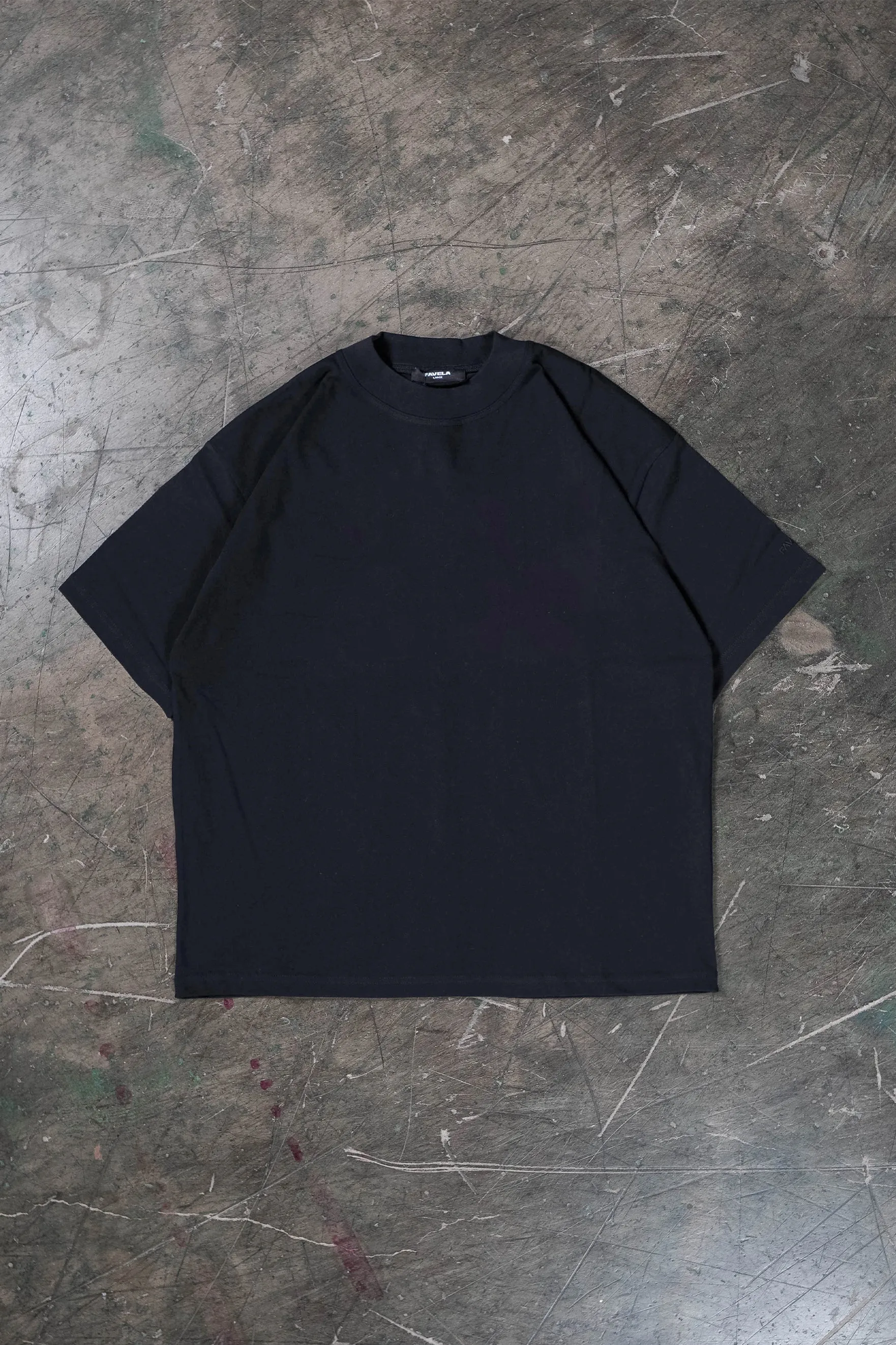 VINTAGE BLACK T-SHIRT